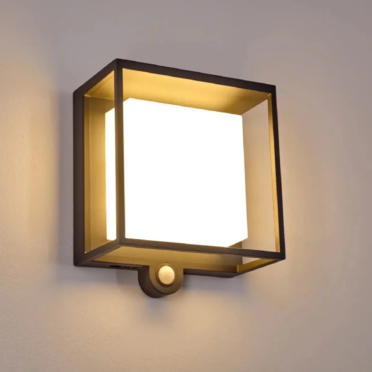 Ultralight Solar Motion Sensor Wall Light IP54 (FYL0204) - Image 2